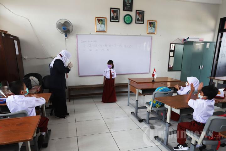 Kumpulan Teks Ucapan Terima Kasih untuk Guru dari Murid pada Hari Guru Nasional 2025