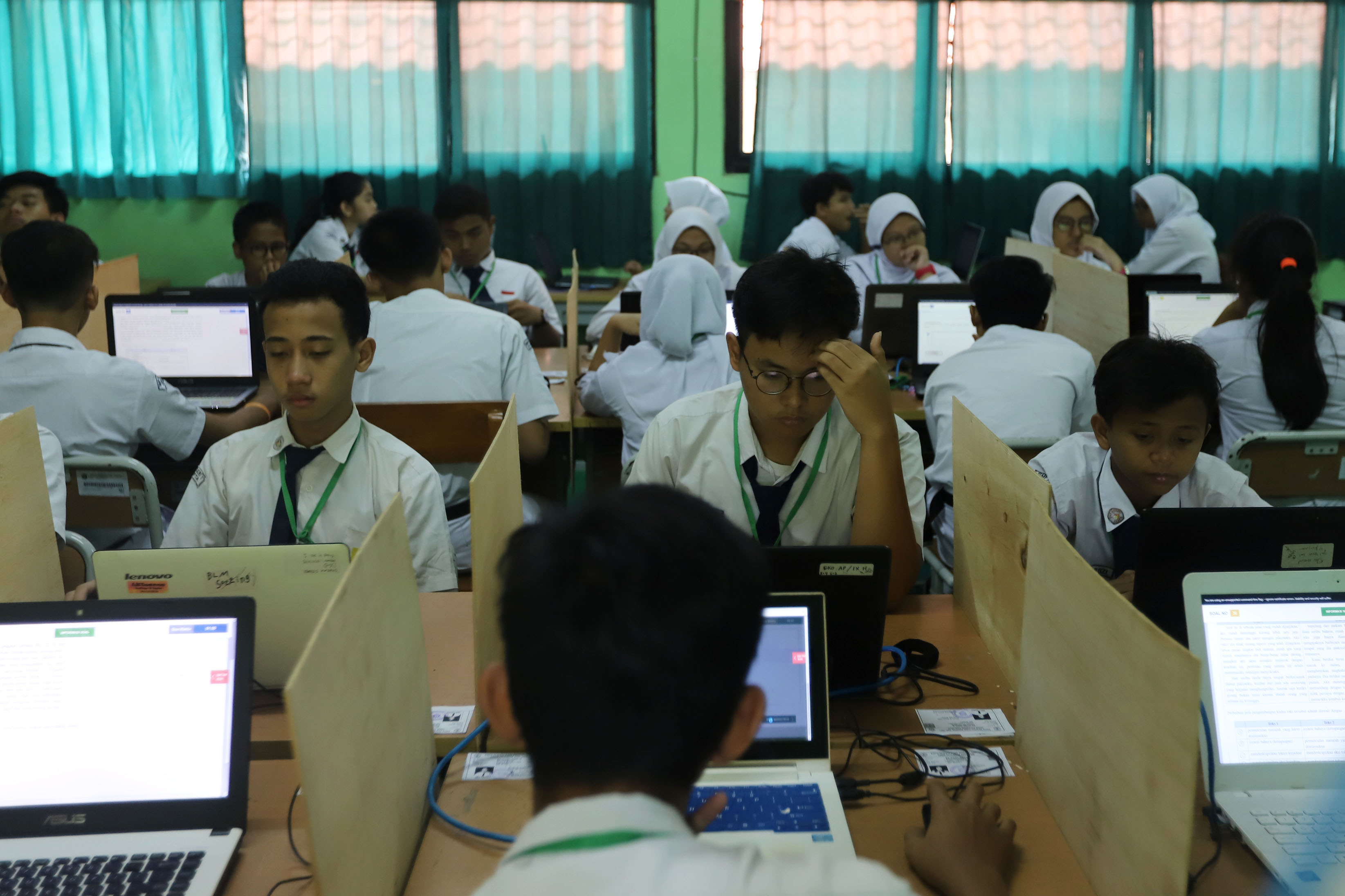 siswa-smpn-1-jakarta-ikuti-unbk_20190422_120847.jpg