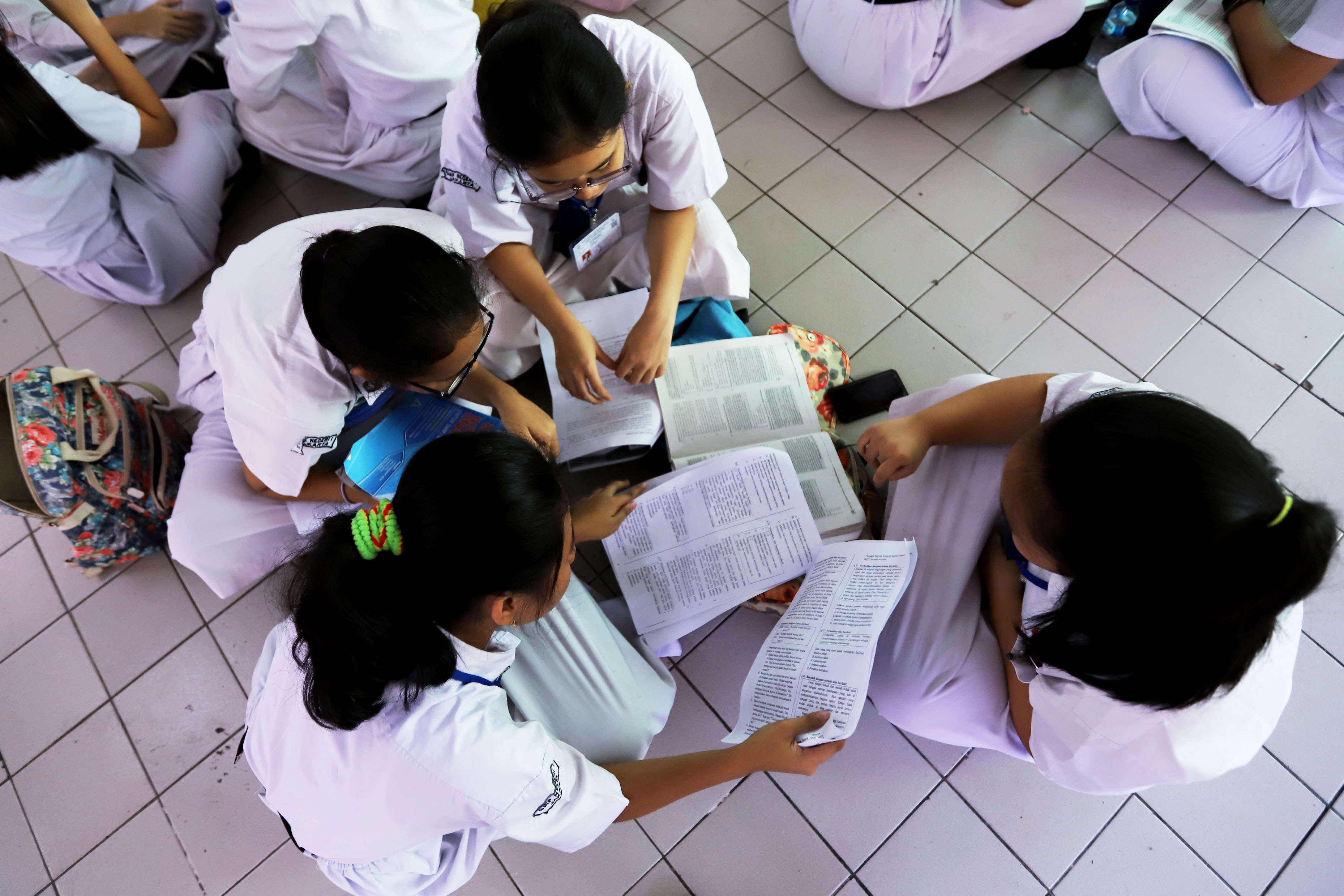 siswa-smpn-1-jakarta-ikuti-unbk_20190422_121011.jpg