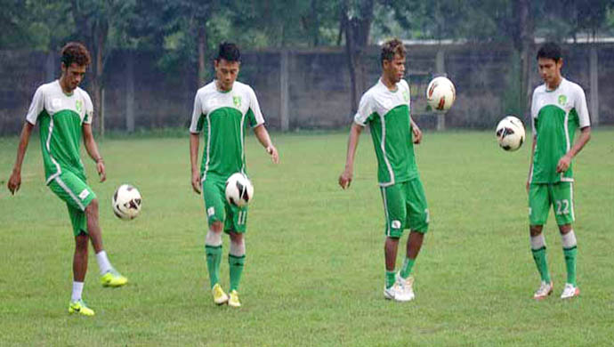 skuat-persebaya-surabaya_20141208_034425.jpg