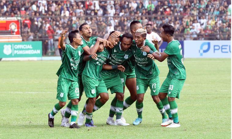 skuat-psms-medan-saat-selebrasi-perayaan-gol-ketika-melawan-sriwijaya-fc.jpg