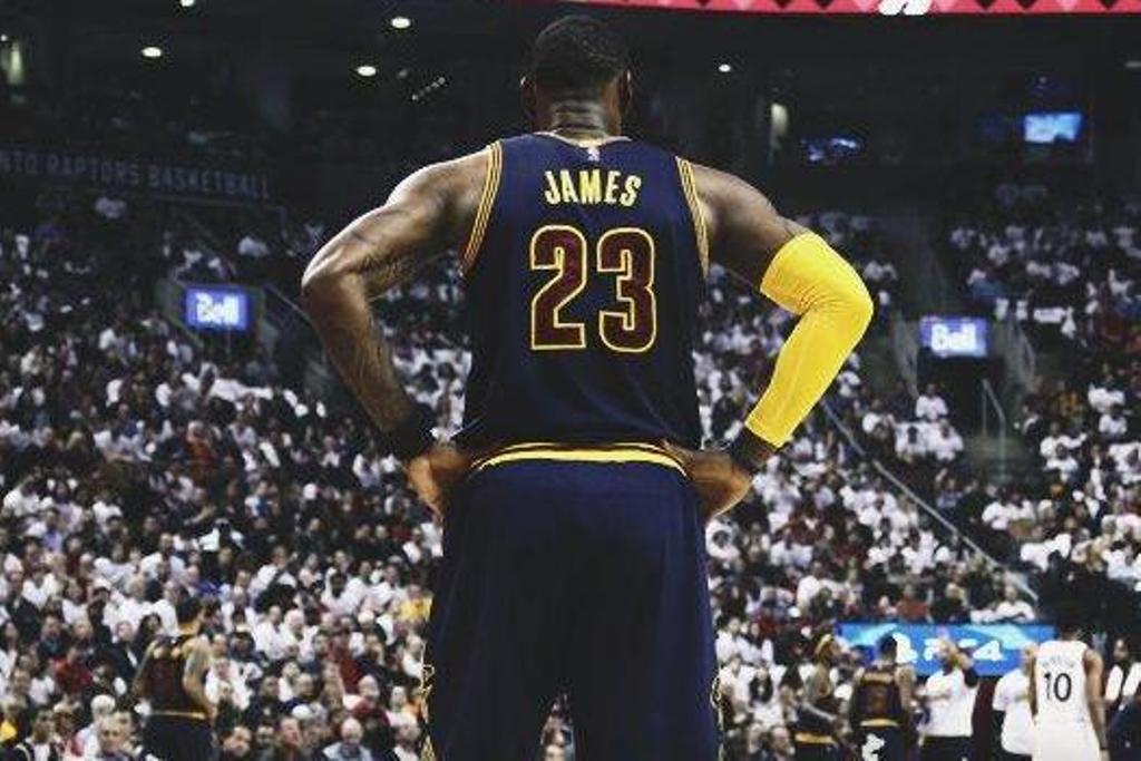 small-forward-cleveland-cavaliers-lebron-james_20170508_130810.jpg