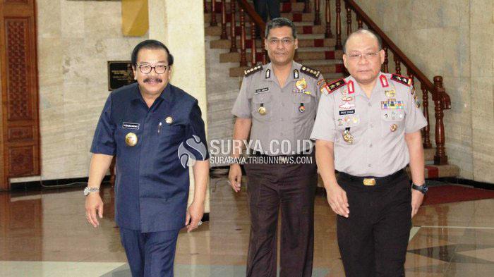 soekarwo_20150727_160641.jpg