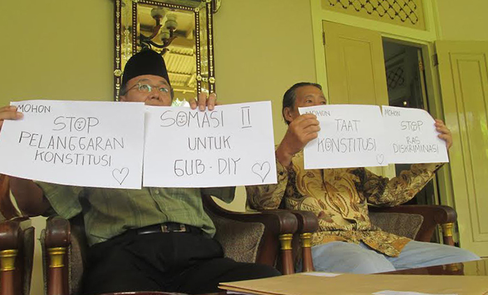 somasi-untuk-gubernur-diy_20161020_180626.jpg