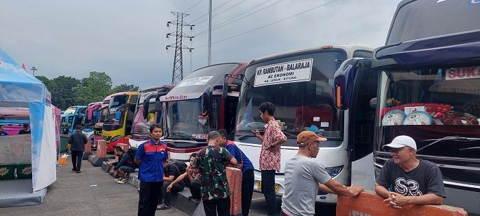 sopir-bus-di-rambutan.jpg