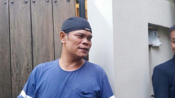 Sopir Pribadi Cerita Sisi Lain Ashraf Sinclair sebagai Pecinta Binatang