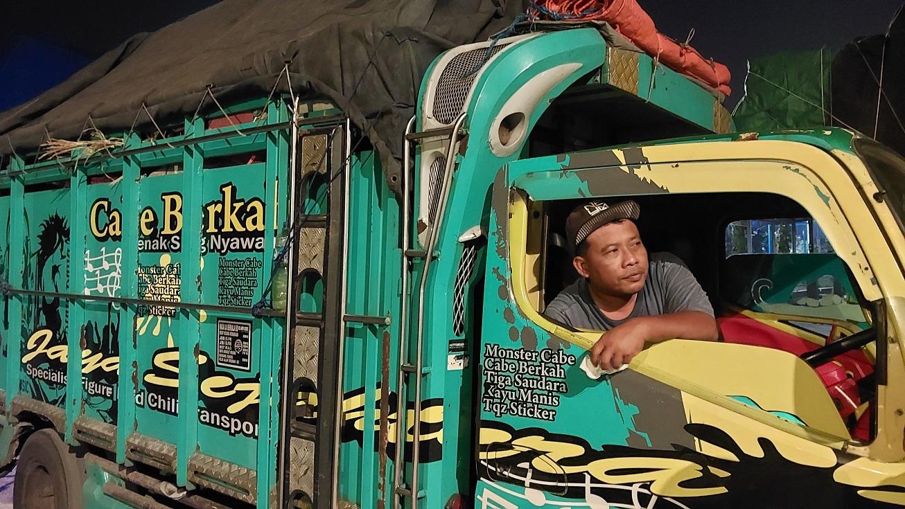 sopir-truk-tertahan.jpg