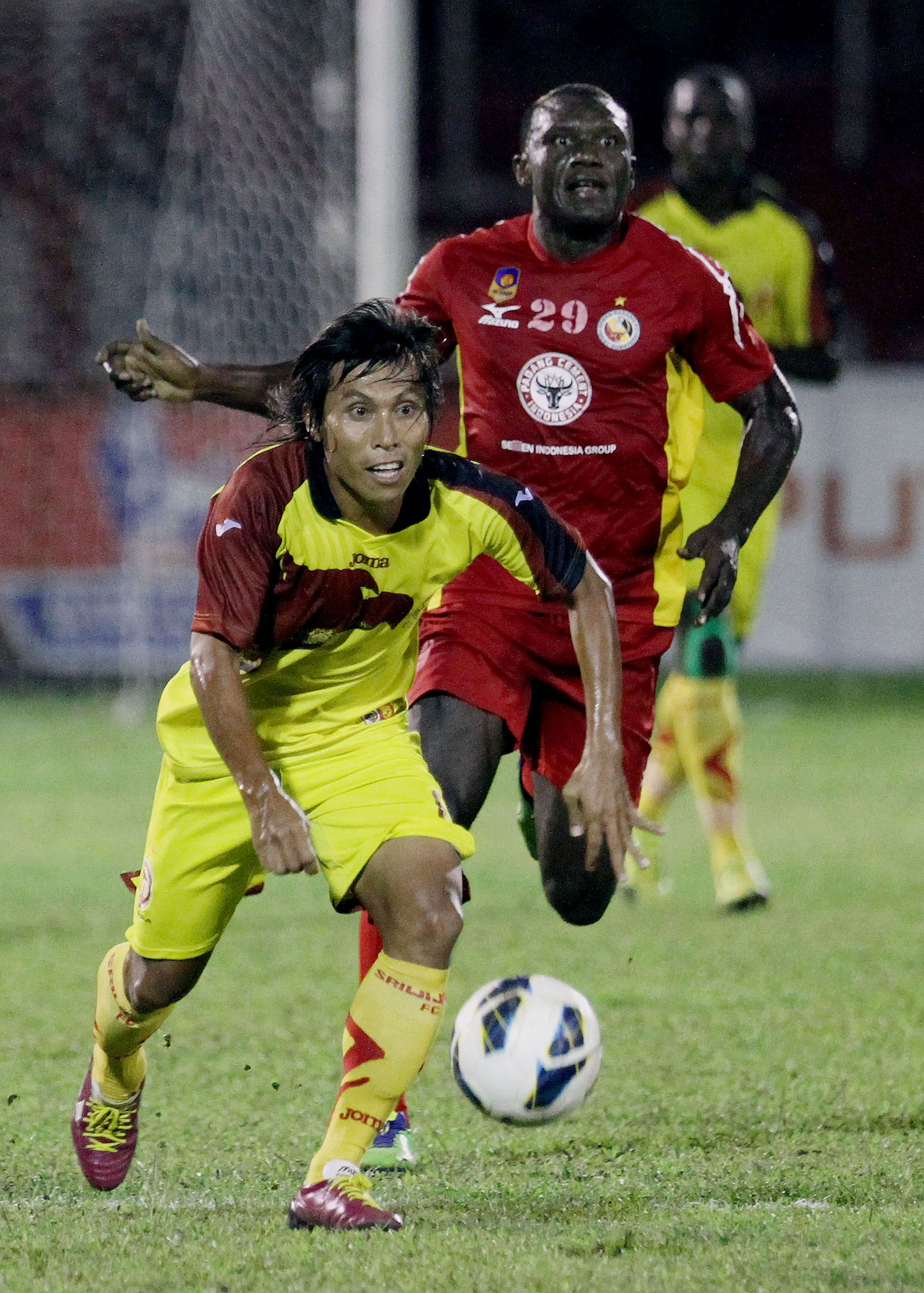 Yuzdagi sperma kochada ketmoqda