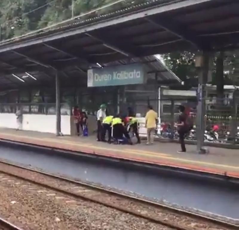 stasiun-duren-kalibata-virus-nih2.jpg