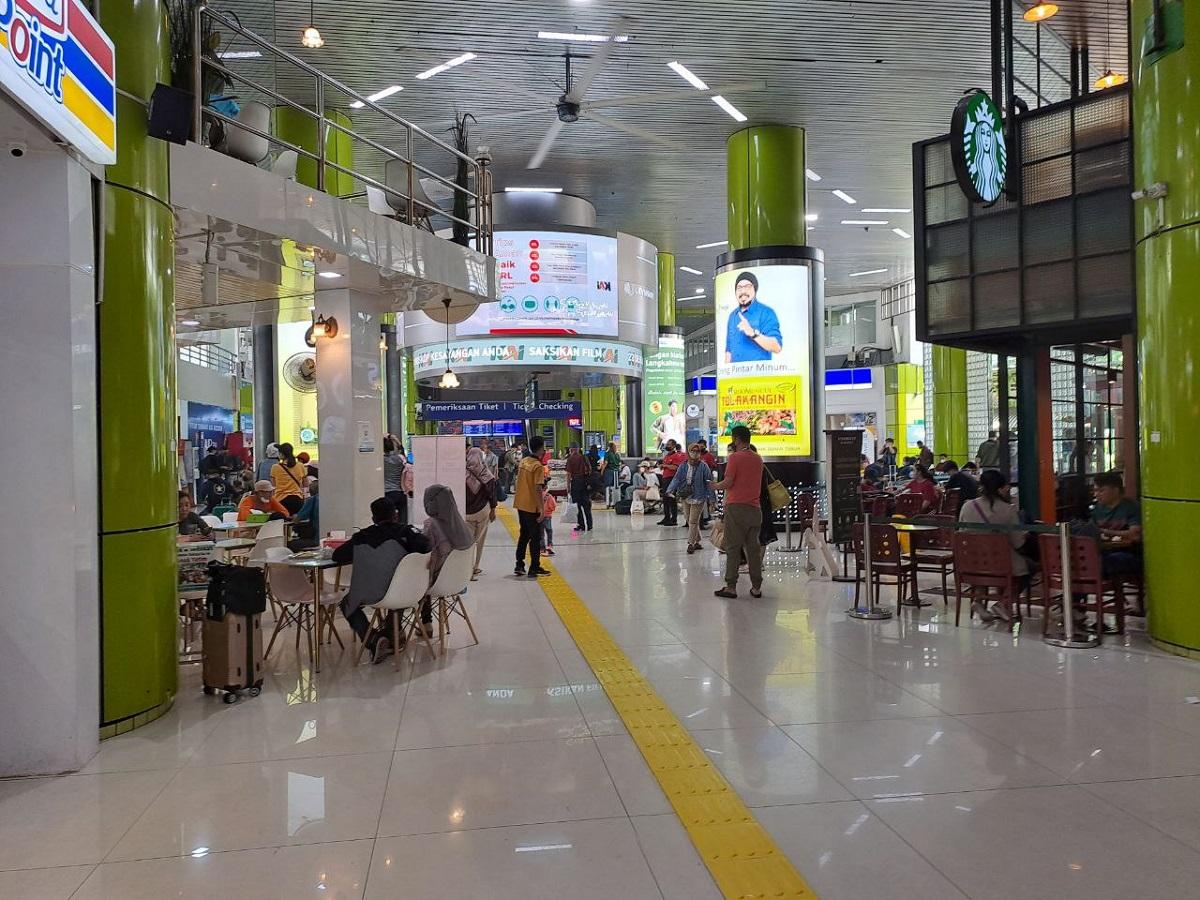 stasiun-gambir-jelang-libur-natal.jpg