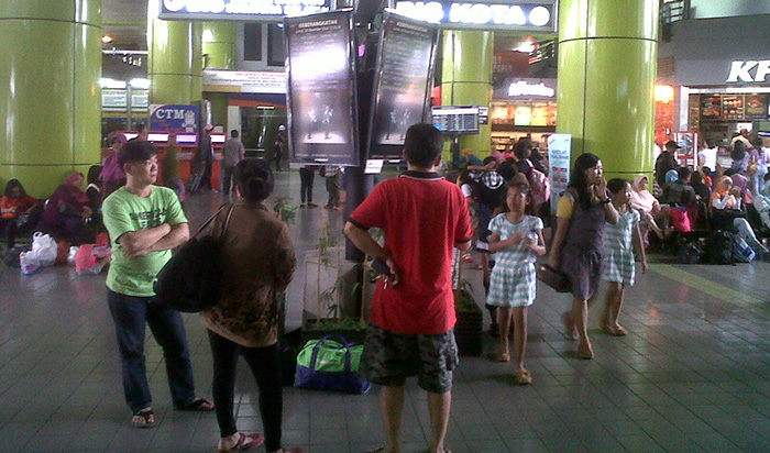stasiun-gambir_20141226_144745.jpg