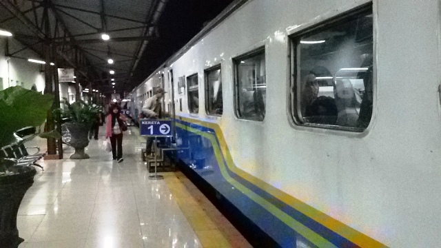 stasiun-senen-sore_20150713_222603.jpg