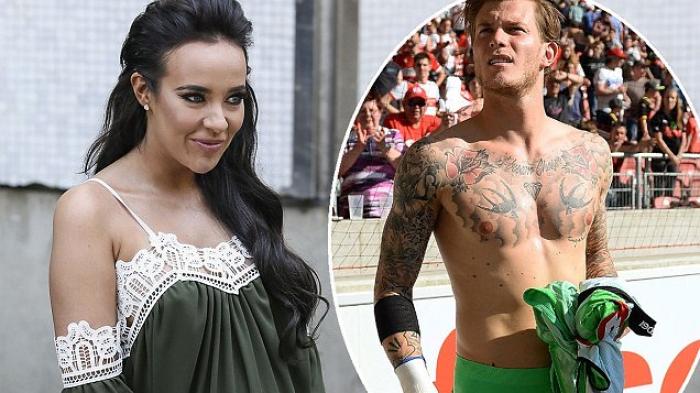 stephanie-davis-dan-loris-karius_20160917_022358.jpg