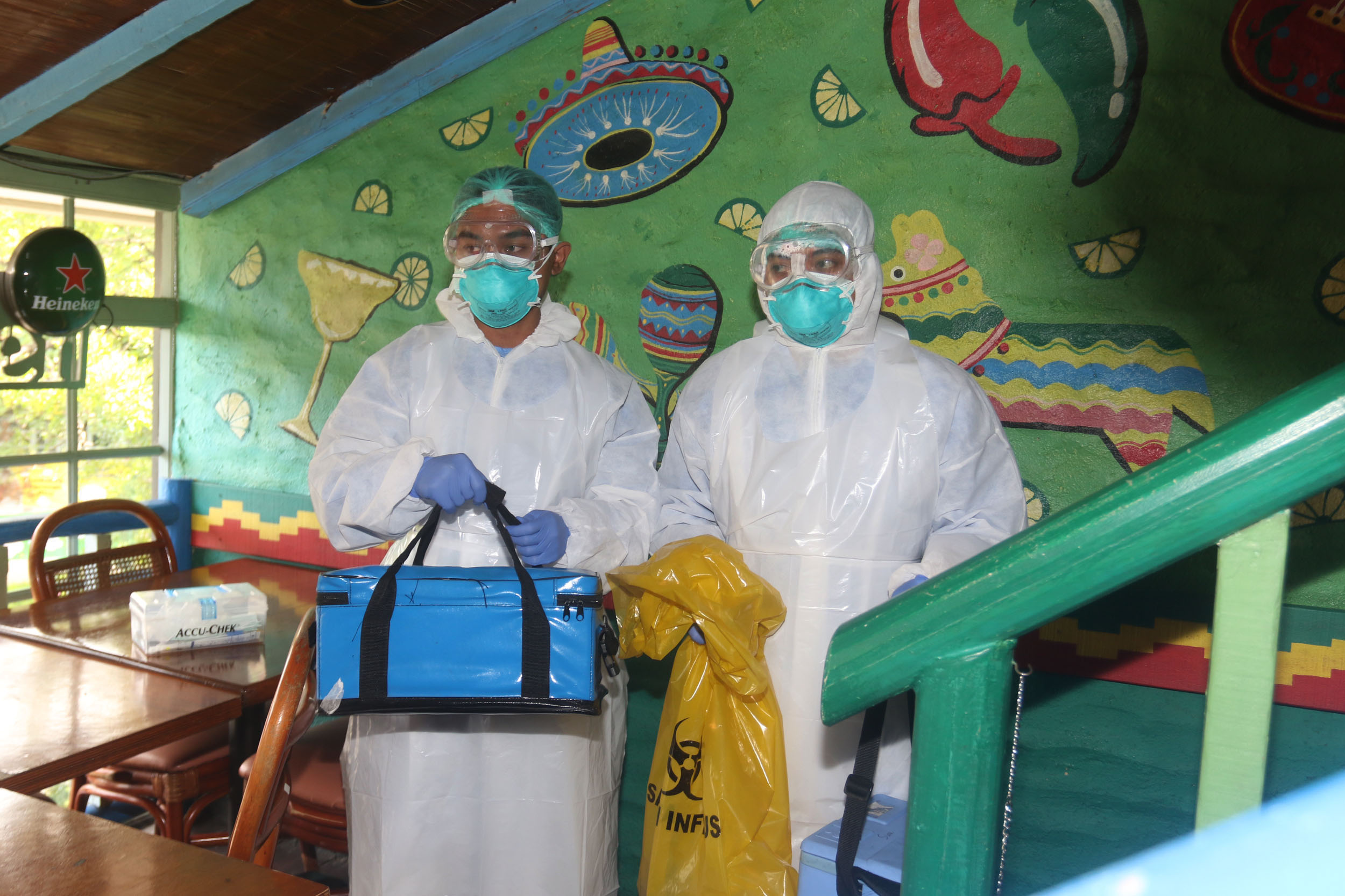 sterilisasi-amigos-resto-terkait-penyebaran-virus-corona_20200303_220113.jpg