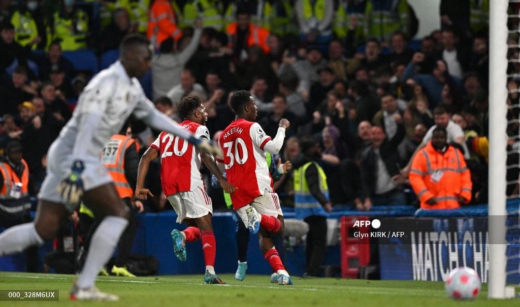 striker-arsenal-eddie-nketiah-tengah-melakukan-selebrasi-usai-mencetak-gol-ketiga.jpg