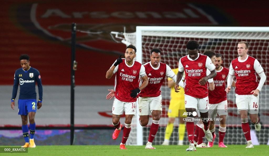 striker-arsenal-pierre-emerick-aubameyang-selebrasi-seusai-cetak-gol.jpg