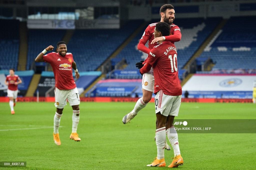 striker-inggris-manchester-united-marcus-rashford-merayakan-dengan-bruno-fernandes.jpg
