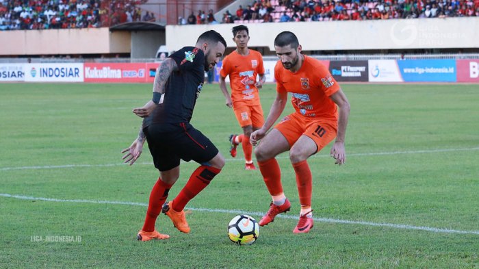 striker-persipura-jayapura-marcel-sacramento_20180725_163336.jpg