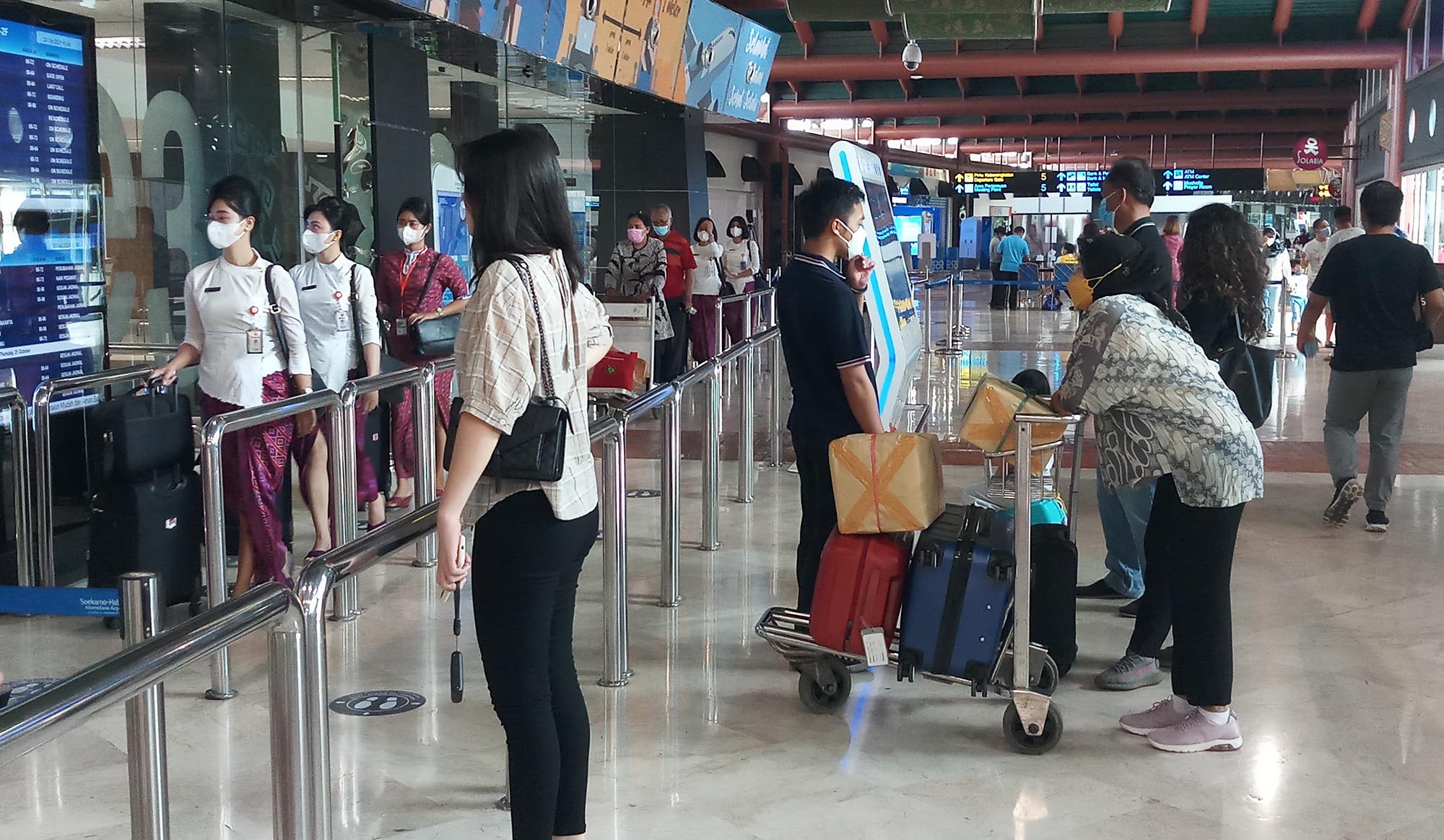 suasana-bandara-soetta-di-tengah-status-ppkm-level-2_20211021_005150.jpg