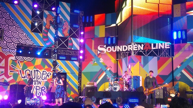 suasana-dan-aksi-panggung-grup-musik-mocca_20160904_205852.jpg