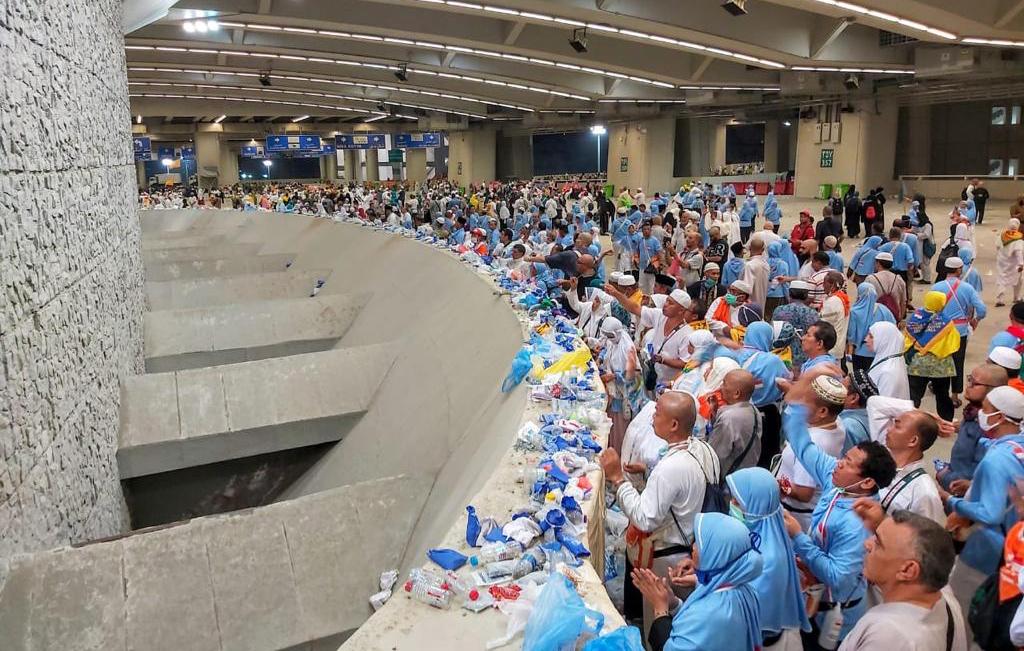 suasana-di-jamaraat-ketika-jemaah-haji-melaksanakan-prosesi-lempar-j.jpg