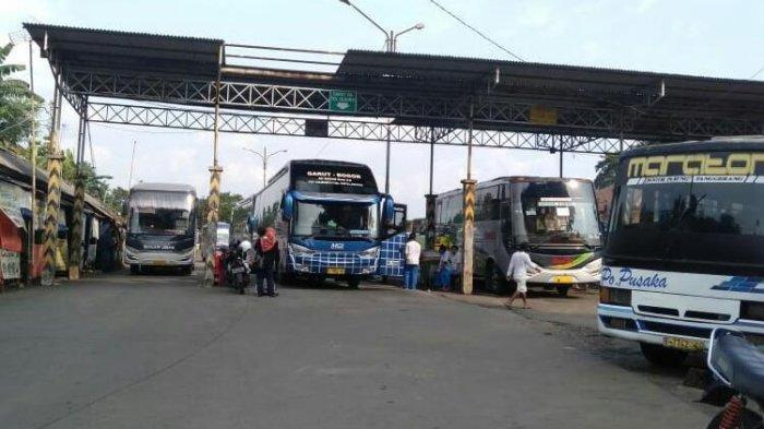 suasana-di-terminal-baranangsiang-di-hari-pertama.jpg