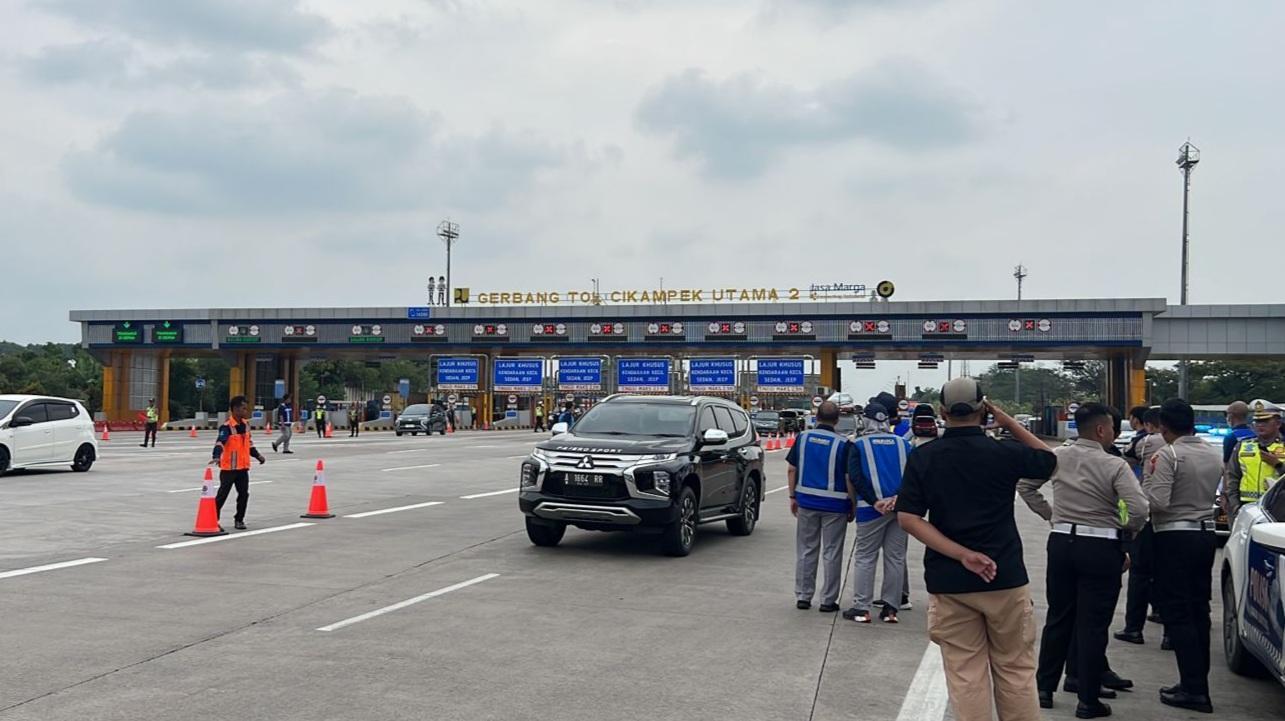 suasana-gerbang-tol-cikampek-utama-jelang-arus-mudik.jpg