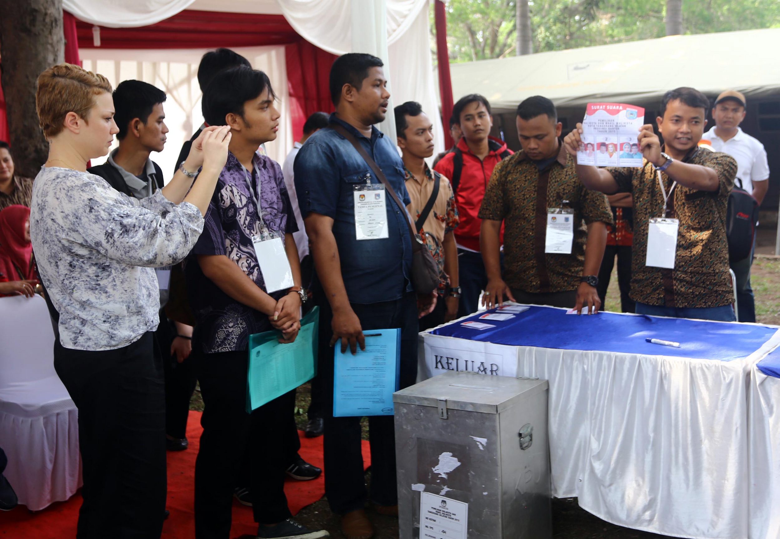 suasana-hak-pilih-pilkada-serentak-2015-tangerang_20151211_150613.jpg