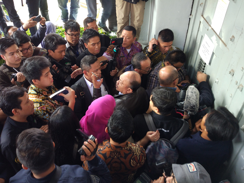 suasana-lp-i-sukamiskin-saat-anggota-pansus-kpk-akan-memasuki_20170706_112958.jpg