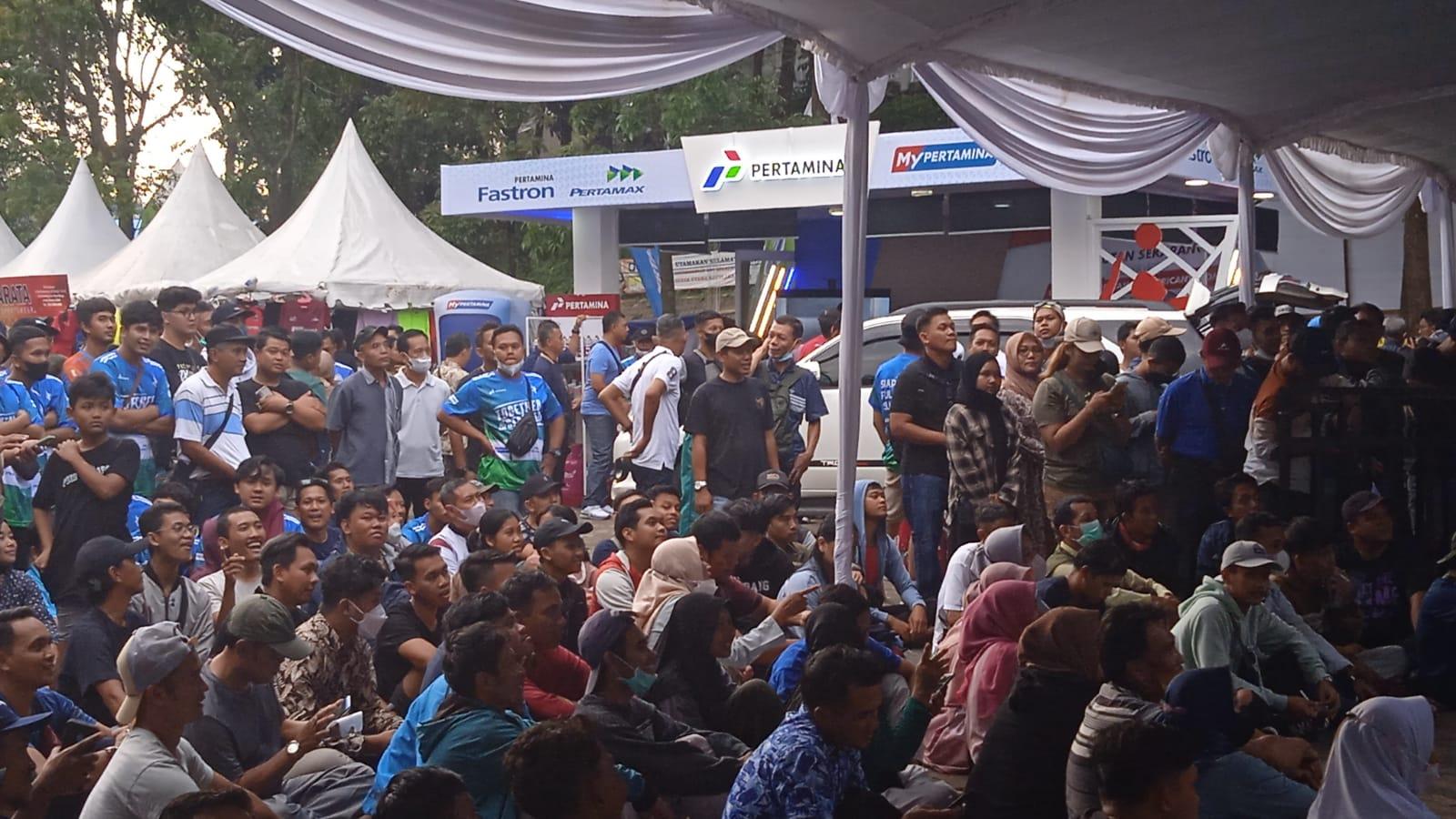 suasana-nonton-bareng-pertandingan-babak-final-four-proliga-2023-di-gor-jatidiri.jpg