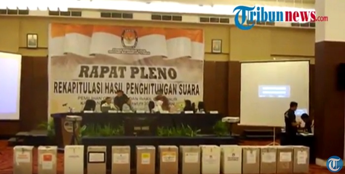 suasana-rapat-pleno-rekapitulasi-hasil-pilkada-kalteng_20160205_174147.jpg