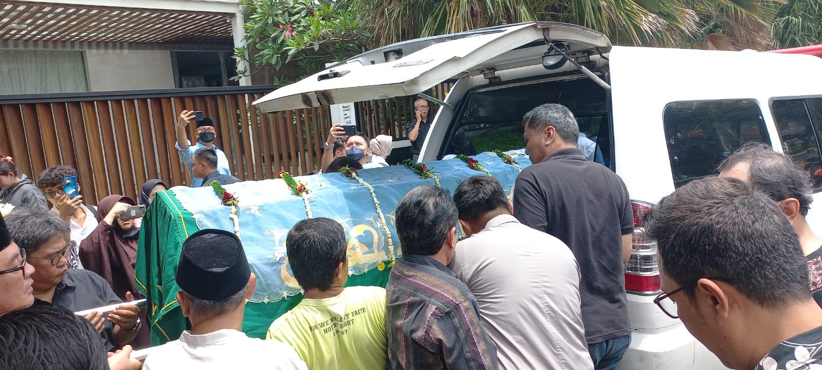 suasana-rumah-duka-almarhum-nugraha-besoes.jpg