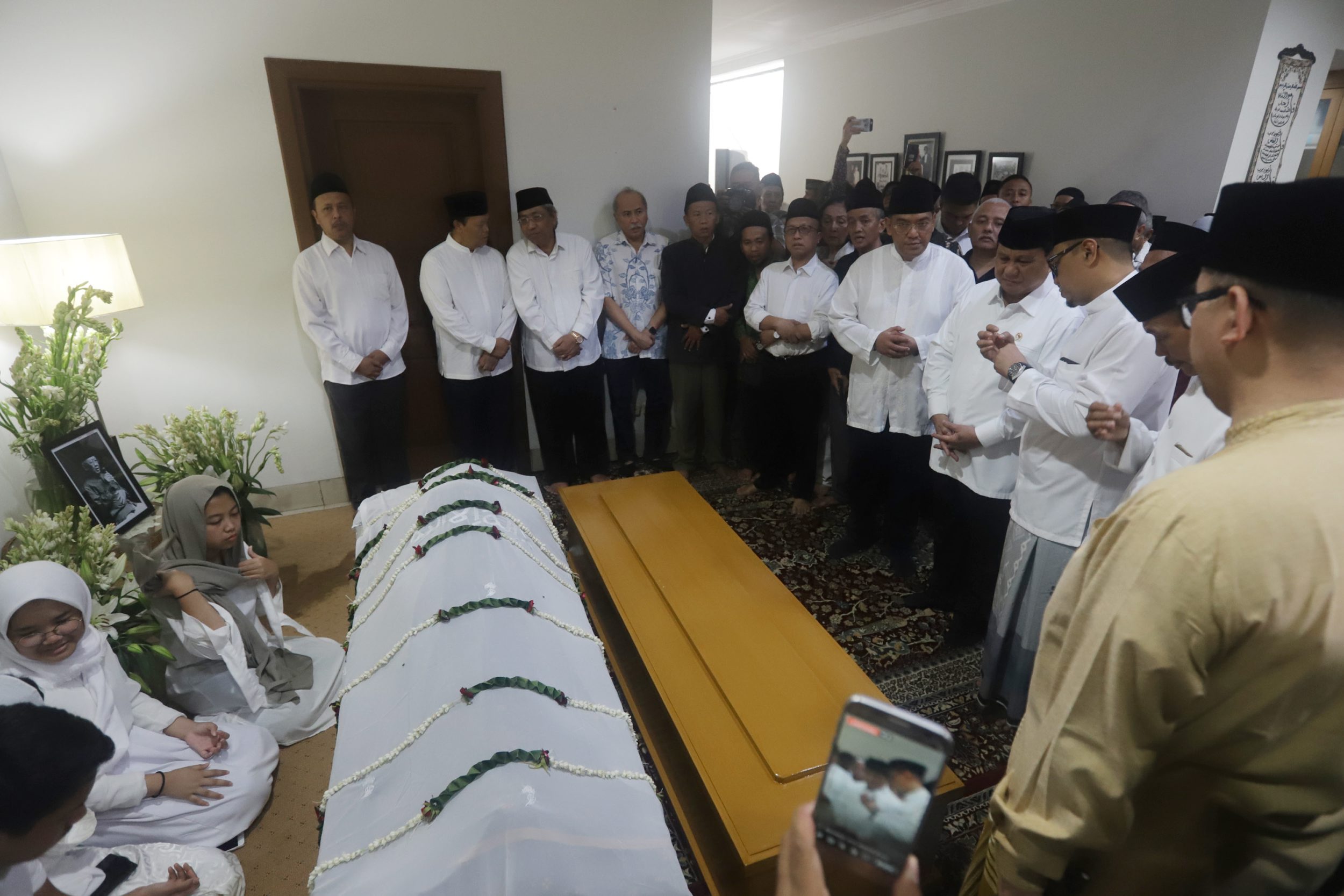 Yusril Ihza Mahendra: Gus Sholah Sebaik-baik Manusia yang Saya Kenal