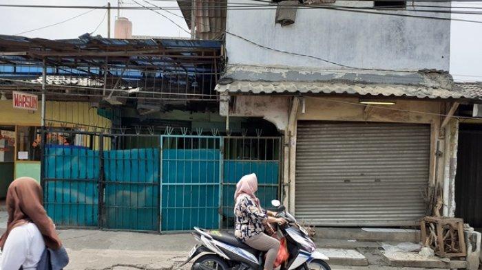 suasana-rumah-terduga-teroris-di-jalan-raya-papan.jpg
