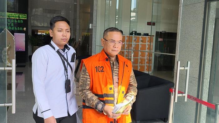 DIPERIKSA KPK - Bupati nonaktif Pati, Sudewo, usai menjalani pemeriksaan di Gedung KPK, Jakarta, Senin (16/3/2026).