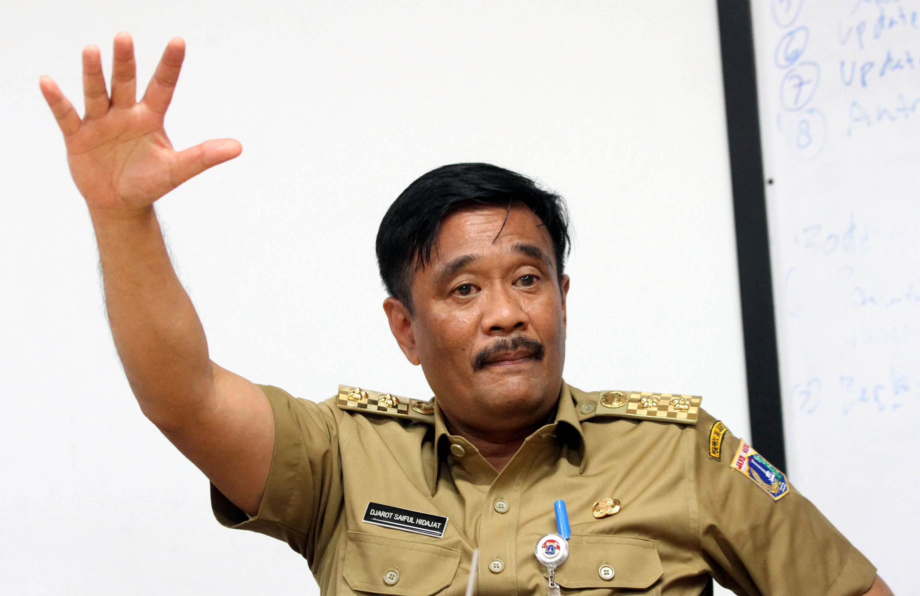 sudut-pandang-djarot-saiful-hidayat_20160405_201953.jpg