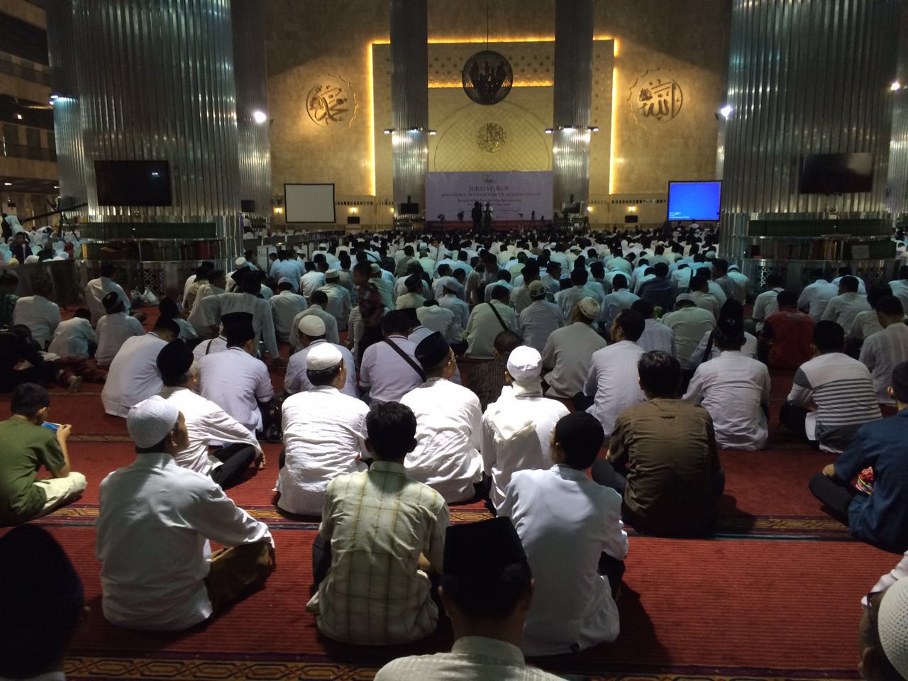 sujud-syukur-gontor_20160528_130331.jpg