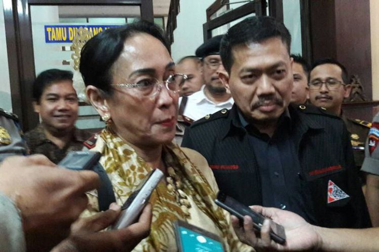 sukmawati-soekarnoputri_20170516_163335.jpg