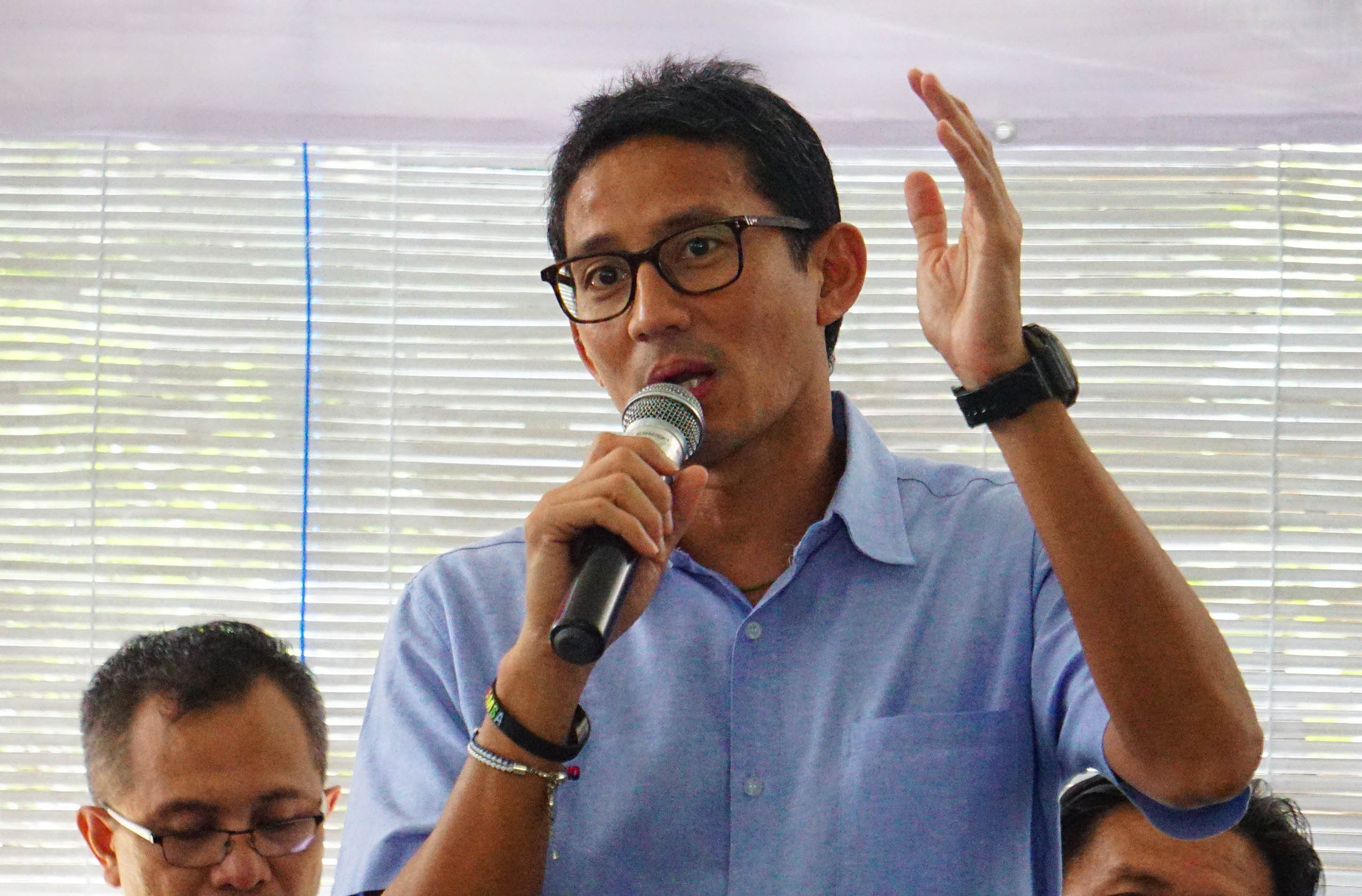 sumbangan-ambulan-gratis-untuk-warga-kebon-jeruk_20190922_011515.jpg