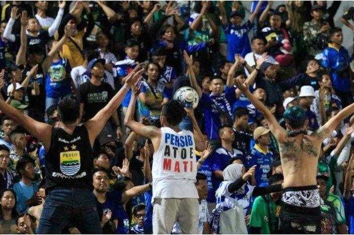 suporter-persib-bandung-bobotoh-5.jpg