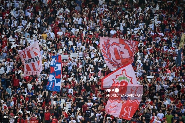suporter-red-star-belgrade-dukung-rusia.jpg