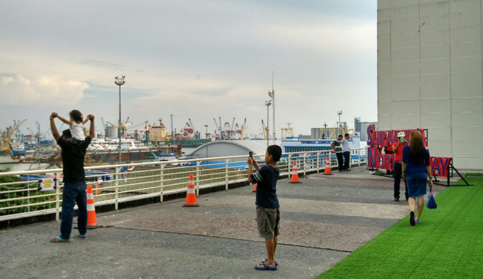 surabaya-north-quay_20160410_162325.jpg<pf>surabaya-north-quay_20160410_162021.jpg<pf>surabaya-north-quay_20160410_162544.jpg<pf>surabaya-north-quay_20160410_162706.jpg