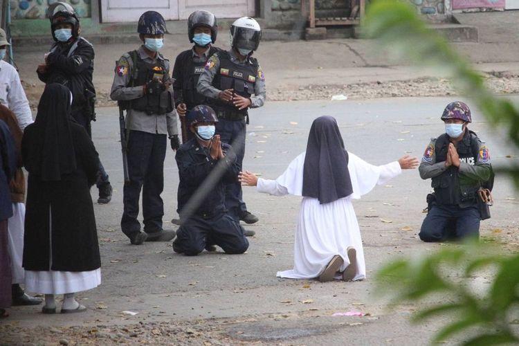 suster-ann-roza-nu-tawng-seorang-biarawati-dikj.jpg