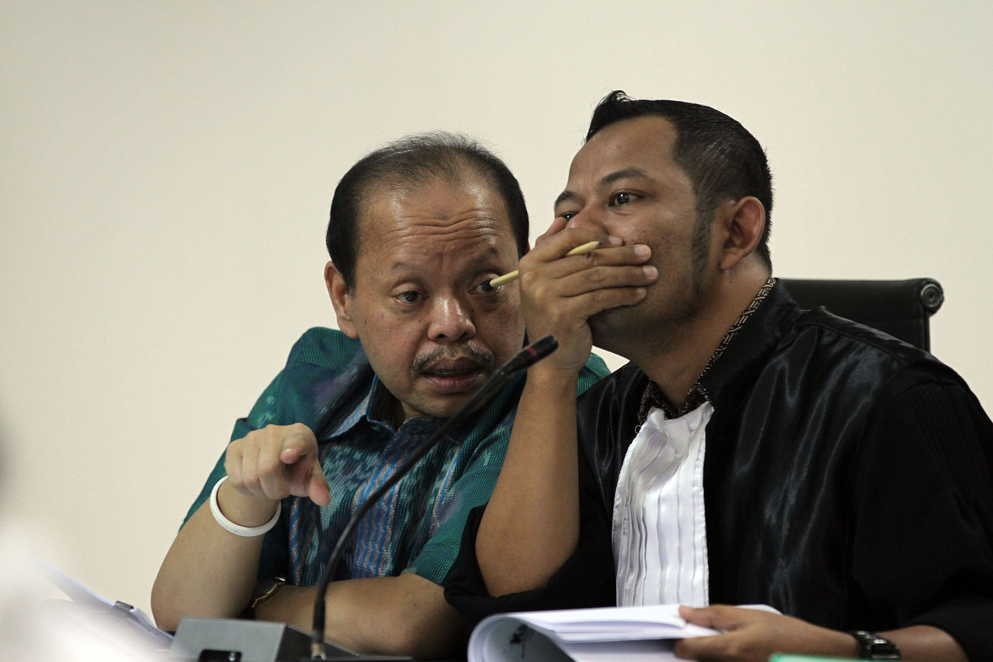 sutan-bhatoegana-jalani-persidangan_20150610_175259.jpg