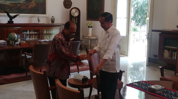 sutopo-purwo-nugroho-bertemu-presiden-joko-widodo_20181005_143000.jpg
