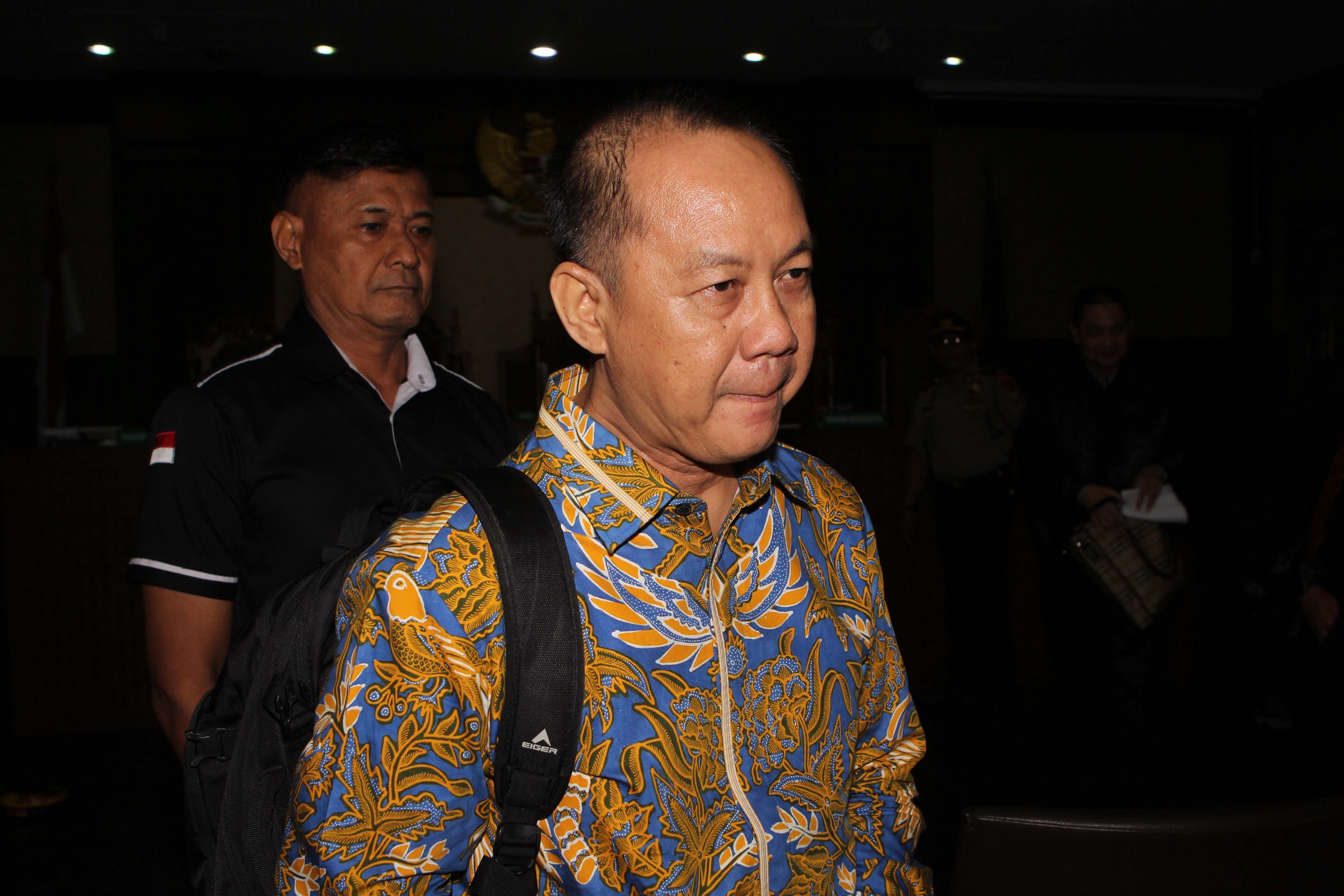 syafruddin-arsyad-temenggung-divonis-13-th-penjara_20180925_145809.jpg