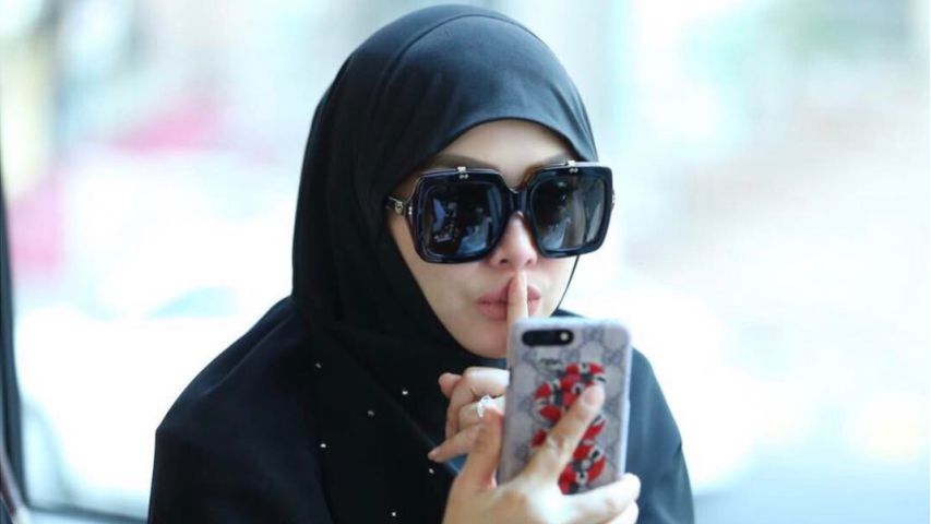 syahrini-posting-video-berdoa-di-tanah-suci-netizen-emang-boleh-umrah-pakai-make-up_20170331_191012.jpg