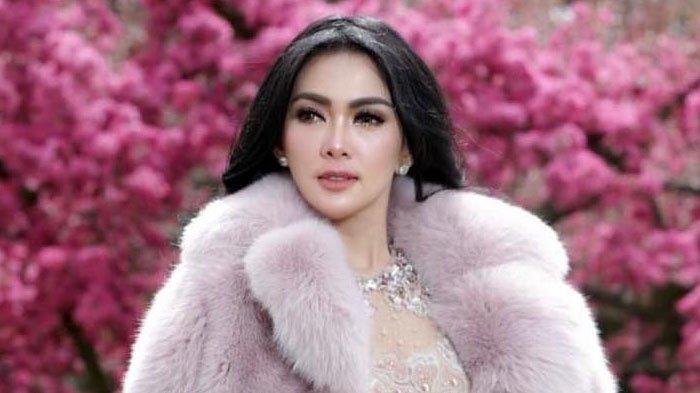 syahrini_20180705_095924.jpg