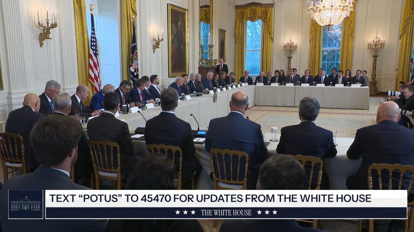 MINYAK VENEZUELA - Tangkap layar YouTube The White House 10 Januari 2026, memperlihatkan suasana rapat Presiden AS Donald Trump bersama para eksekutif perusahaan minyak dan gas. Donald Trump mengumpulkan 17 eksekutif perusahaan minyak di Gedung Putih untuk mendorong investasi kembali ke Venezuela setelah penggulingan Maduro.