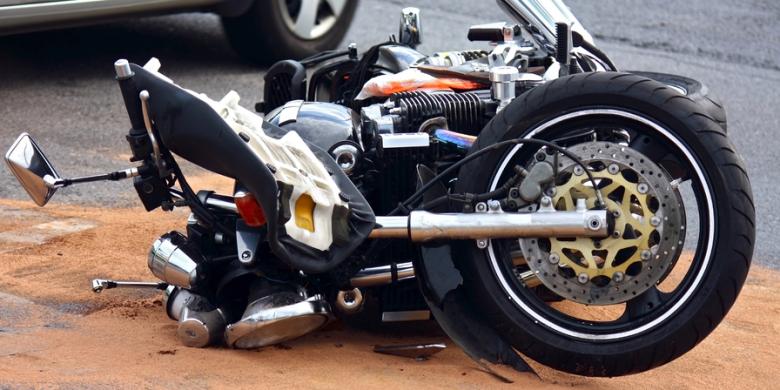 tabrakan-kecelakaan-sepeda-motor_20150117_20150117_165054.jpg